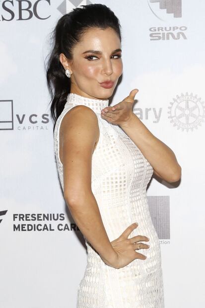 Martha Higareda seduce con desnudo en “Altered Carbon”