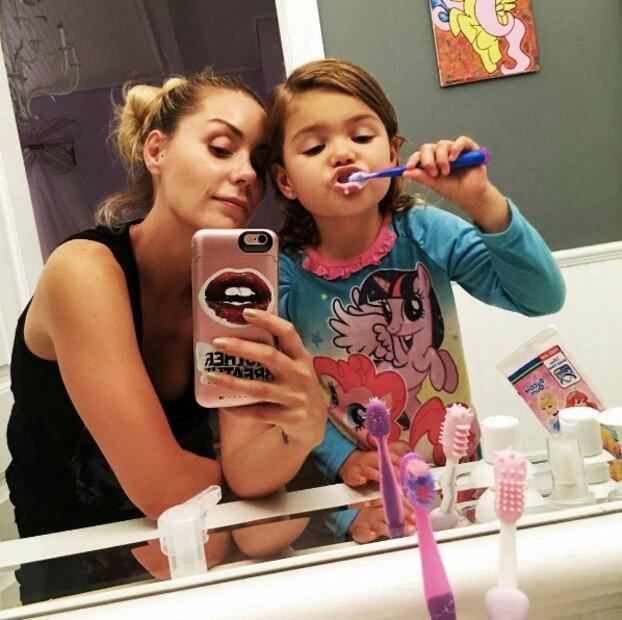  Cómo ha crecido Elena Camil, hija de Jaime Camil y Heidi Balvanera 