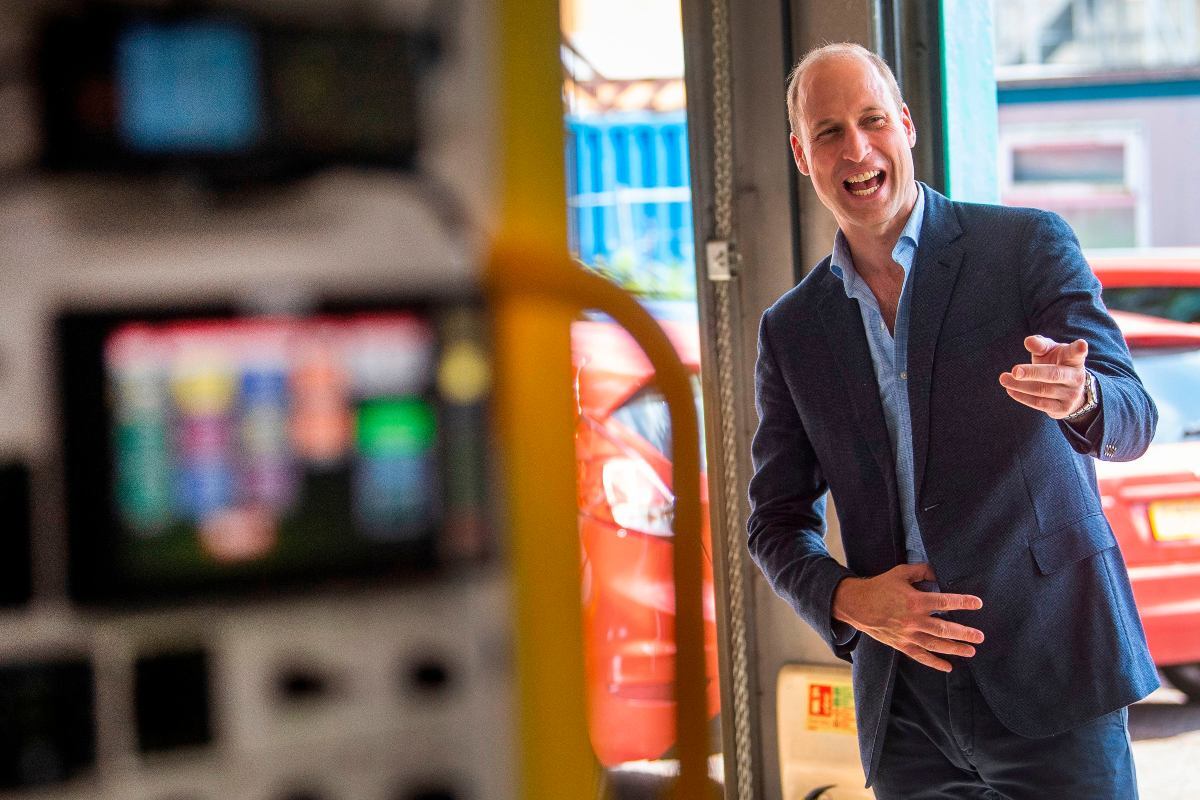 Aseguran que el príncipe William "espía" a Harry con videollamadas de Zoom
