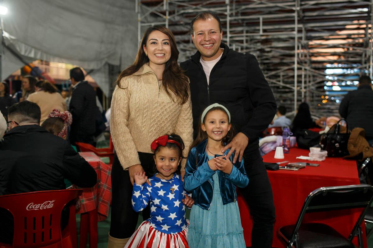 Silvia Loyo, María, Vita y Héctor Loyo. (Foto: Esteban Torreblanca)