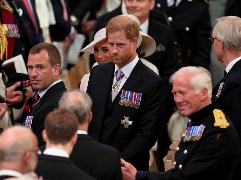 Las caras del príncipe Harry en la misa de Isabel II: ¿aburrido, enojado o arrepentido?