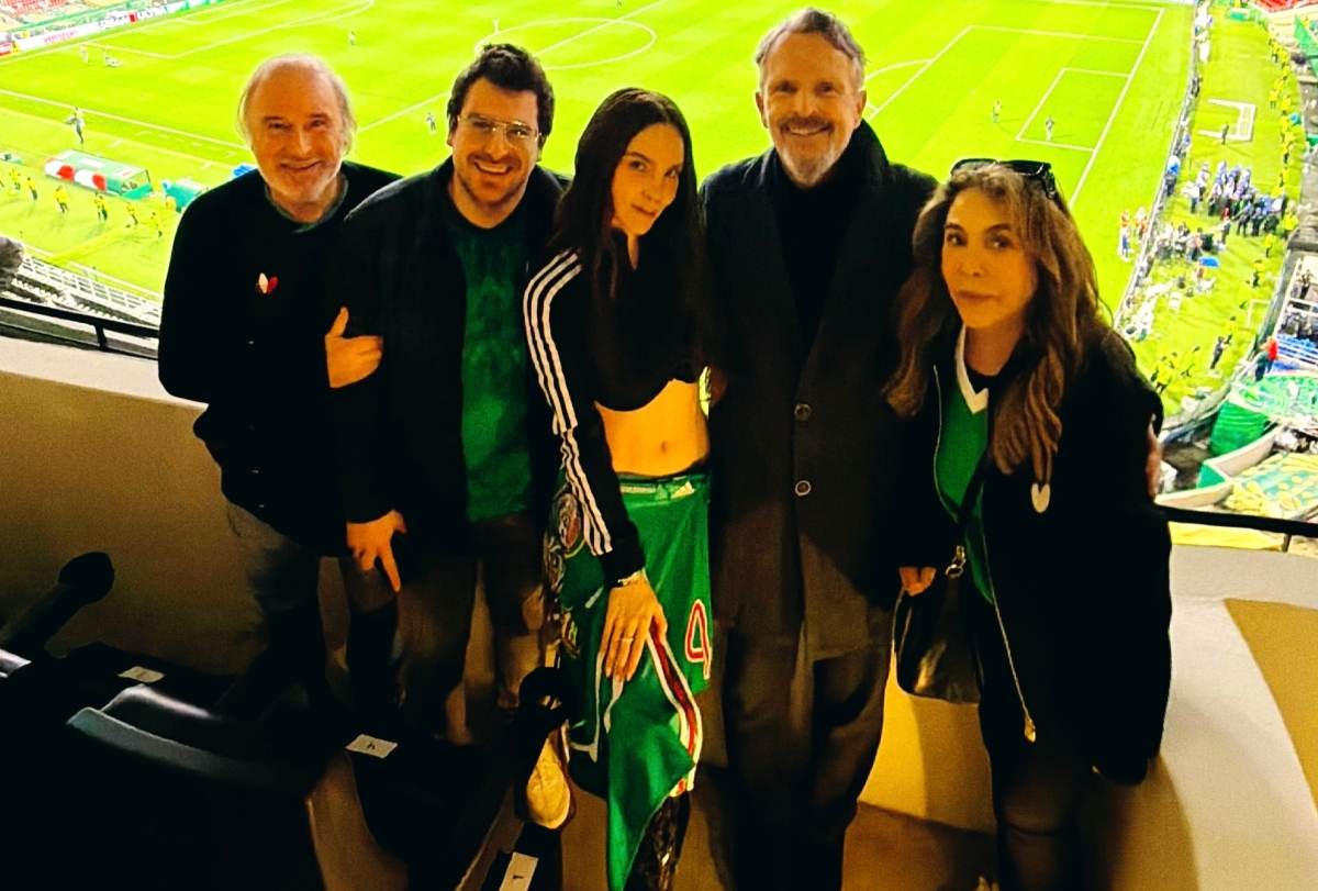 El encuentro entre la familia de Belinda y la de Miguel Bosé / Foto: Instagram