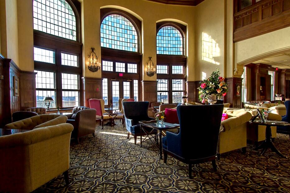 Hospédate en el icónico Fairmont Hotel Macdonald de Edmonton