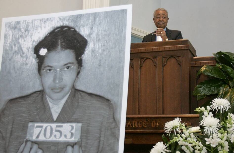 Rosa Parks, la mujer que dijo “no” y terminó con la segregación racial en EEUU