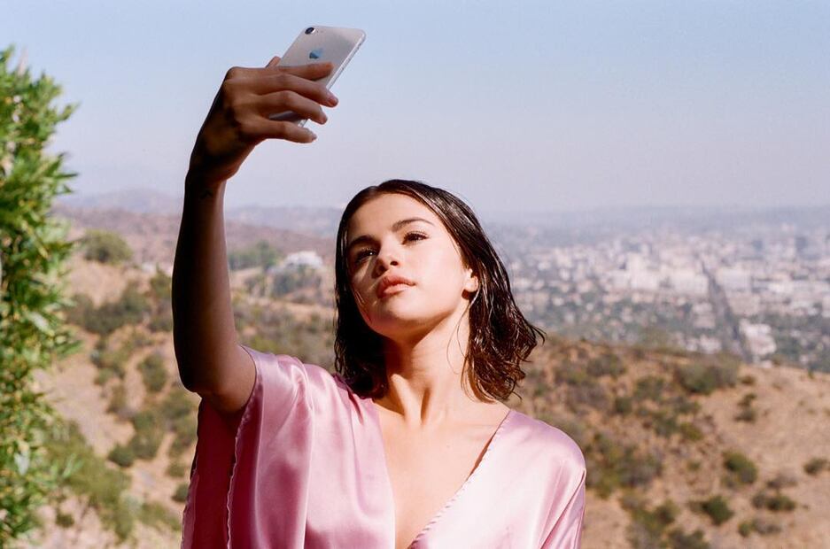 Este es el famoso con un crush por Selena Gomez