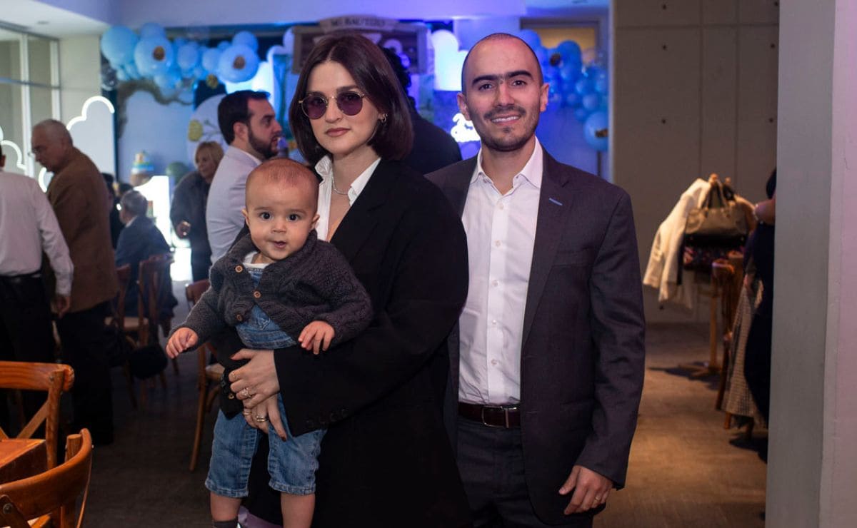 Roxana del Valle, Juan y Juan Araujo en el bautizo de Enzo, hijo de Alejandro Etienne y Jessica Nassar / Foto: Esteban Torreblanca