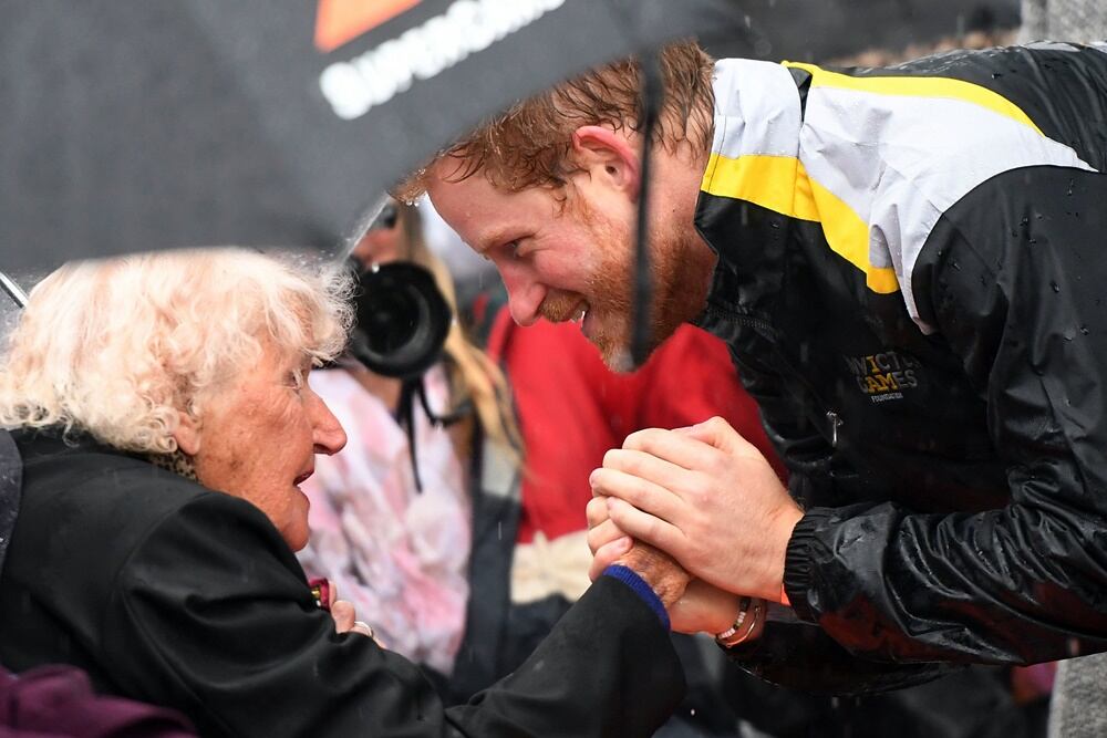 La mujer de 97 años que conquistó al príncipe Harry