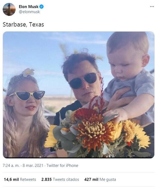 Elon Musk y Grimes con su primer hijo / Captura de pantalla Twitter