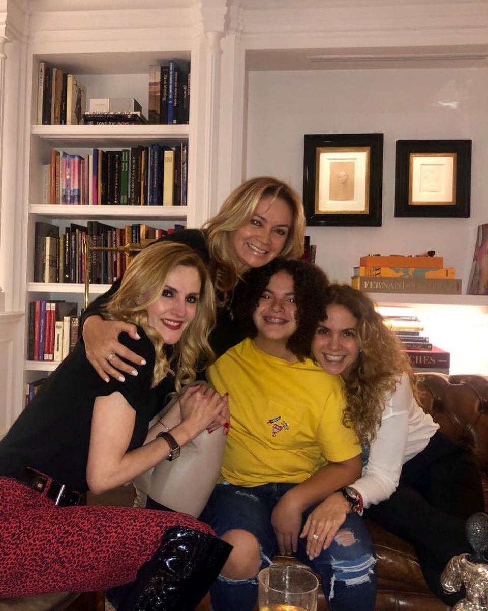 Con una foto inédita, Lucero dedica tierno mensaje a su hija por su cumpleaños 