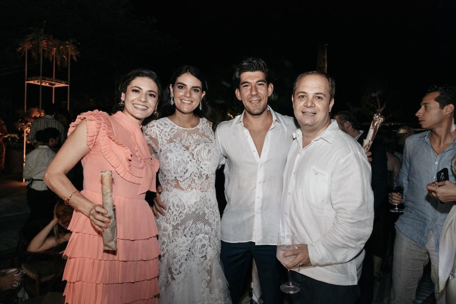 Manuel López San Martín y Celina Palomera se casaron en una mística boda