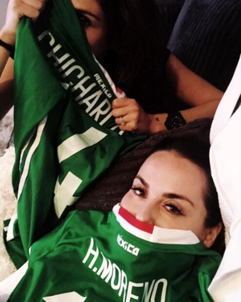 Lucía Villalón regresa a trabajar y olvida a Chicharito