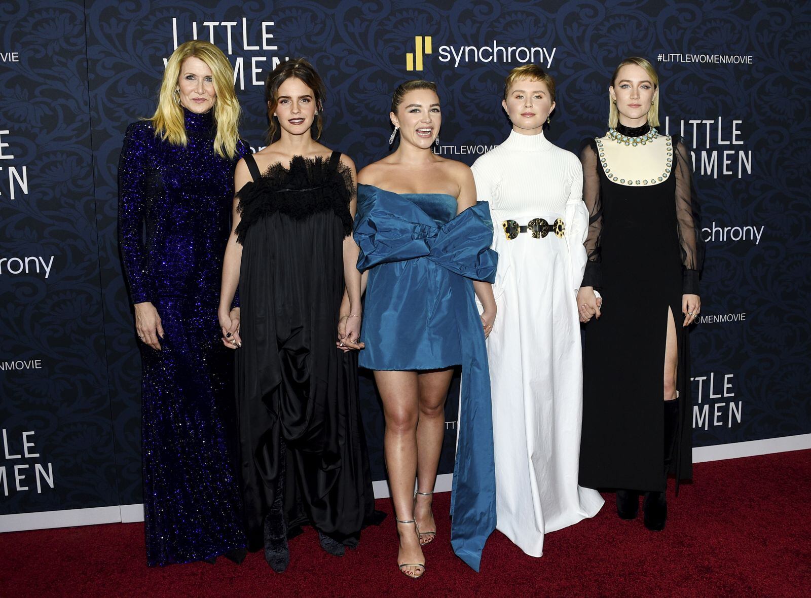 Emma Watson reaparece y luce espectacular en la premiere de 'Mujercitas' con vestido negro tipo baby doll