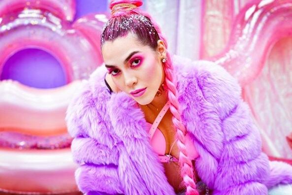 Frida Sofía, hija de Alejandra Guzmán, demuestra su talento con "All I Want for Christmas is You"