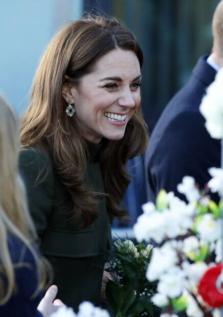 Kate Middleton y el príncipe William reaparecen sonrientes tras escándalo de Meghan y Harry