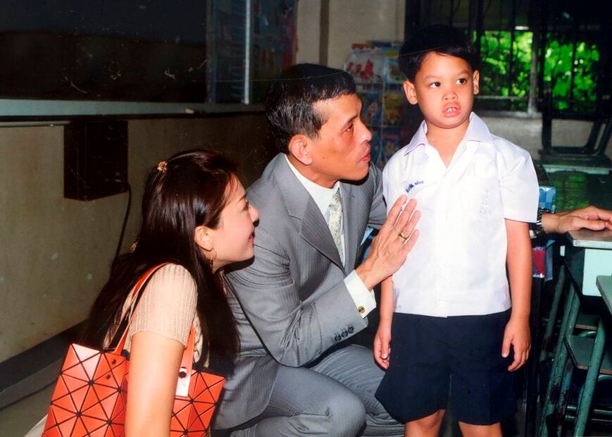 La impactante foto de la ex esposa del rey de Tailandia: rapada y extremadamente delgada 