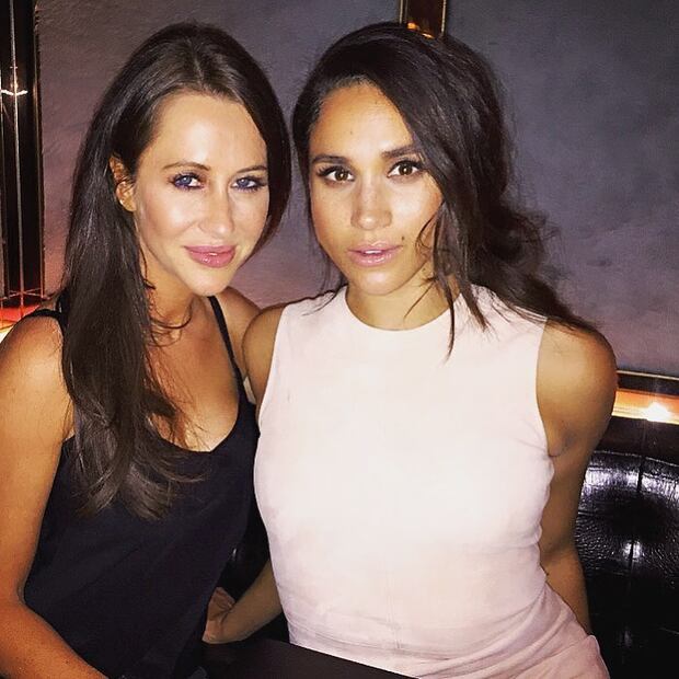 ¿Quién es la persona que viste a Meghan Markle?