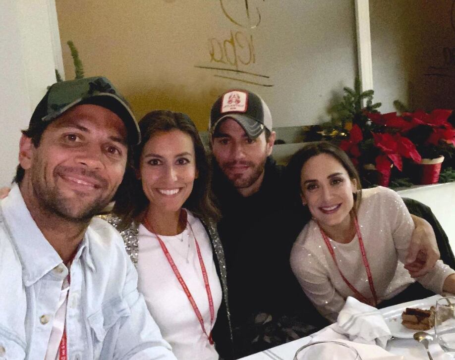 Enrique Iglesias y sus hermanos/Instagram.