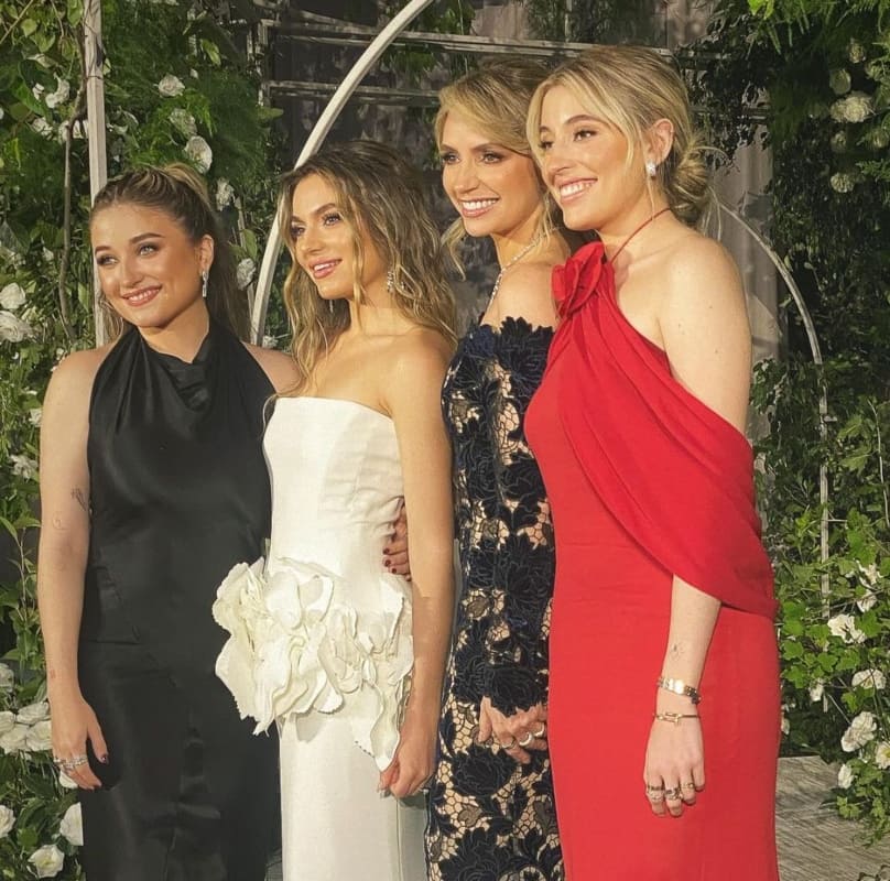 El look de Fernanda y Regina Castro en la boda de su hermana Sofía Castro / Foto: Instagram