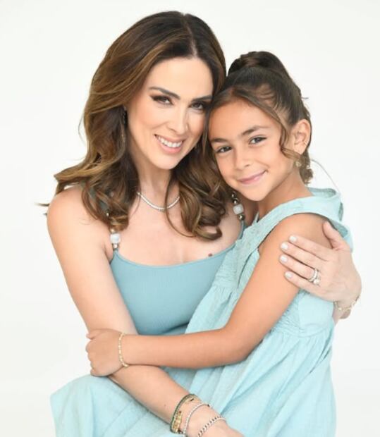 Jacky Bracamontes y su hija Renata / Foto: Instagram