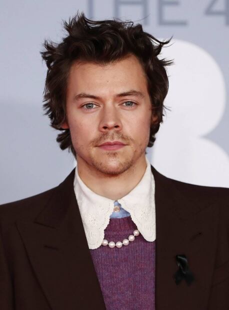 Harry Styles acude a los Brit Awards 2020 y rinde homenaje a su ex Caroline Flack