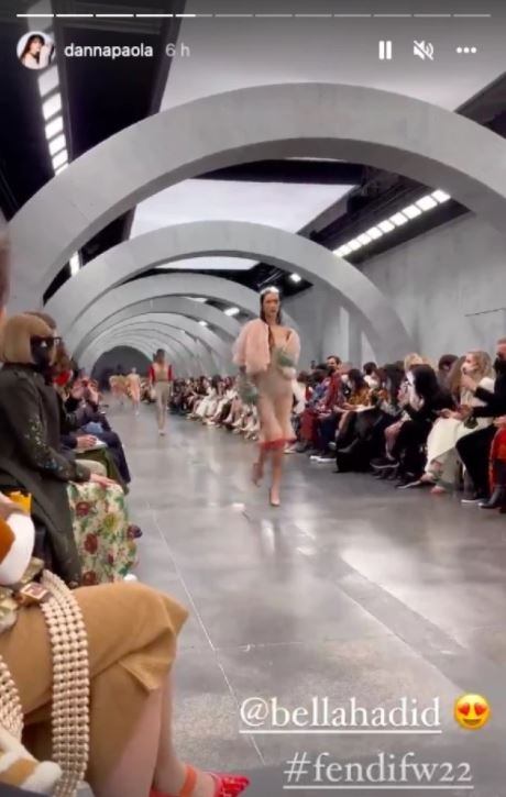 Danna Paola y Anna Wintour disfrutan el desfile de Milán