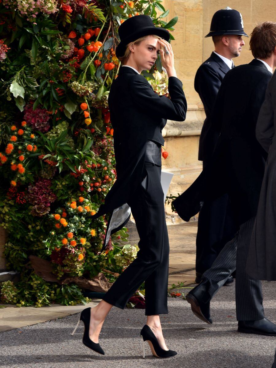 El desafiante -e innovador- look de Cara Delevingne en la boda de Eugenia de York