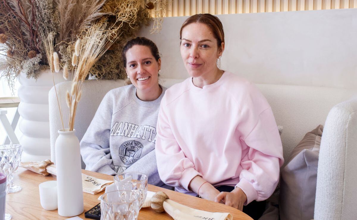 Constanza Alcocer y Erika de la Rosa / Foto: Esteban Torreblanca