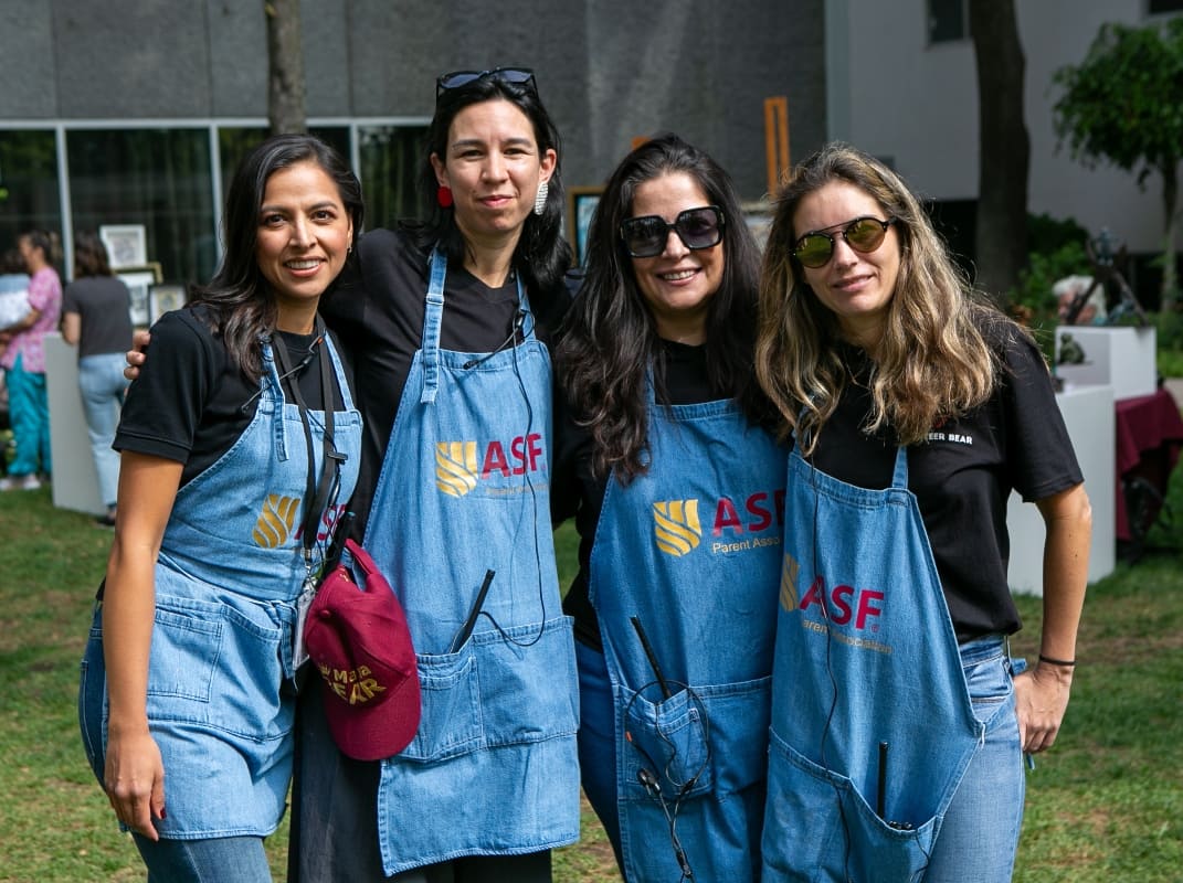 La Asociación de Padres de Familia en la 54ª Feria del Arte en el Colegio Americano / Foto: Cortesía