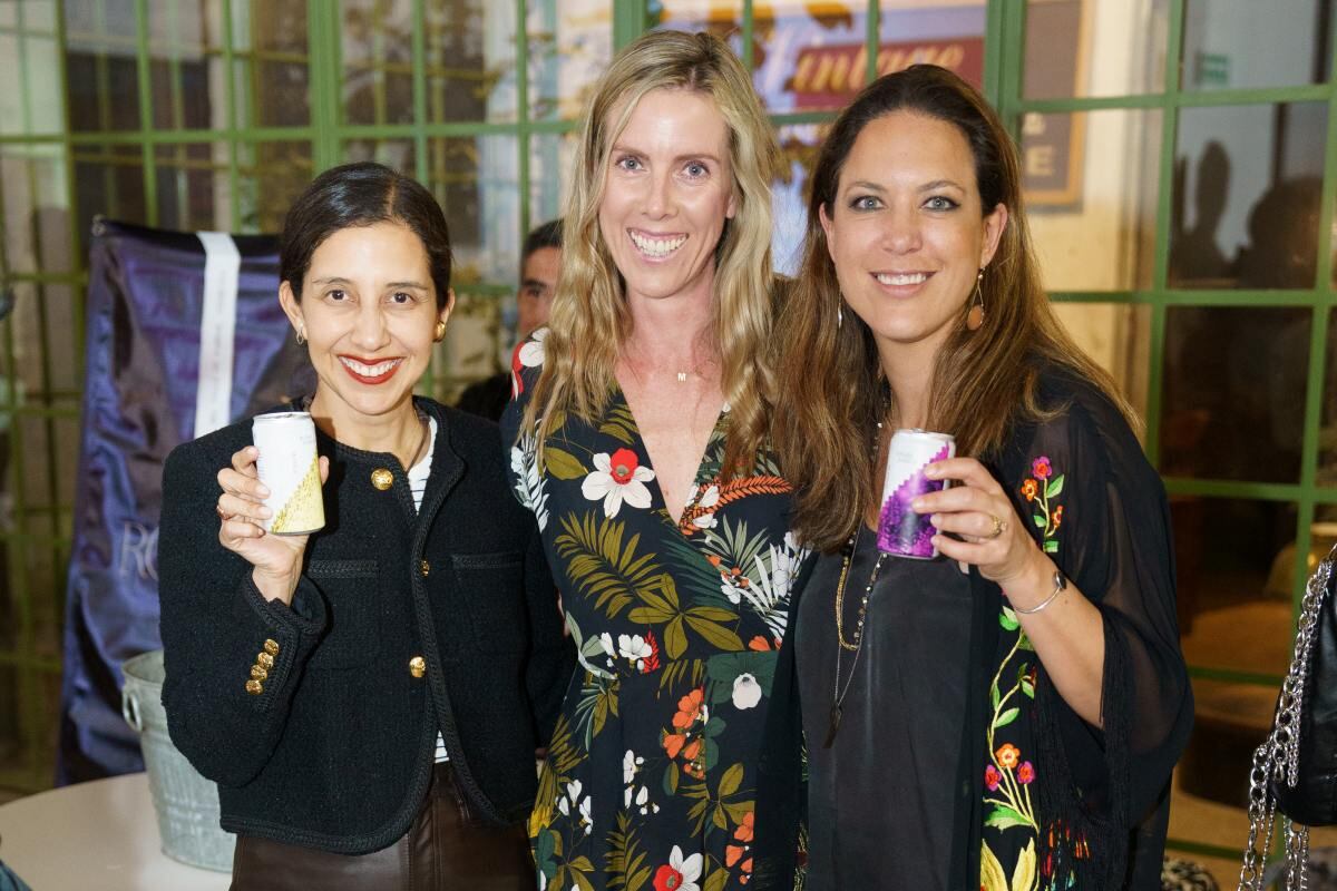 Karla Martínez de Salas, Gabriela Esquerro y Paulina Gil. Foto: Héptor Arjona