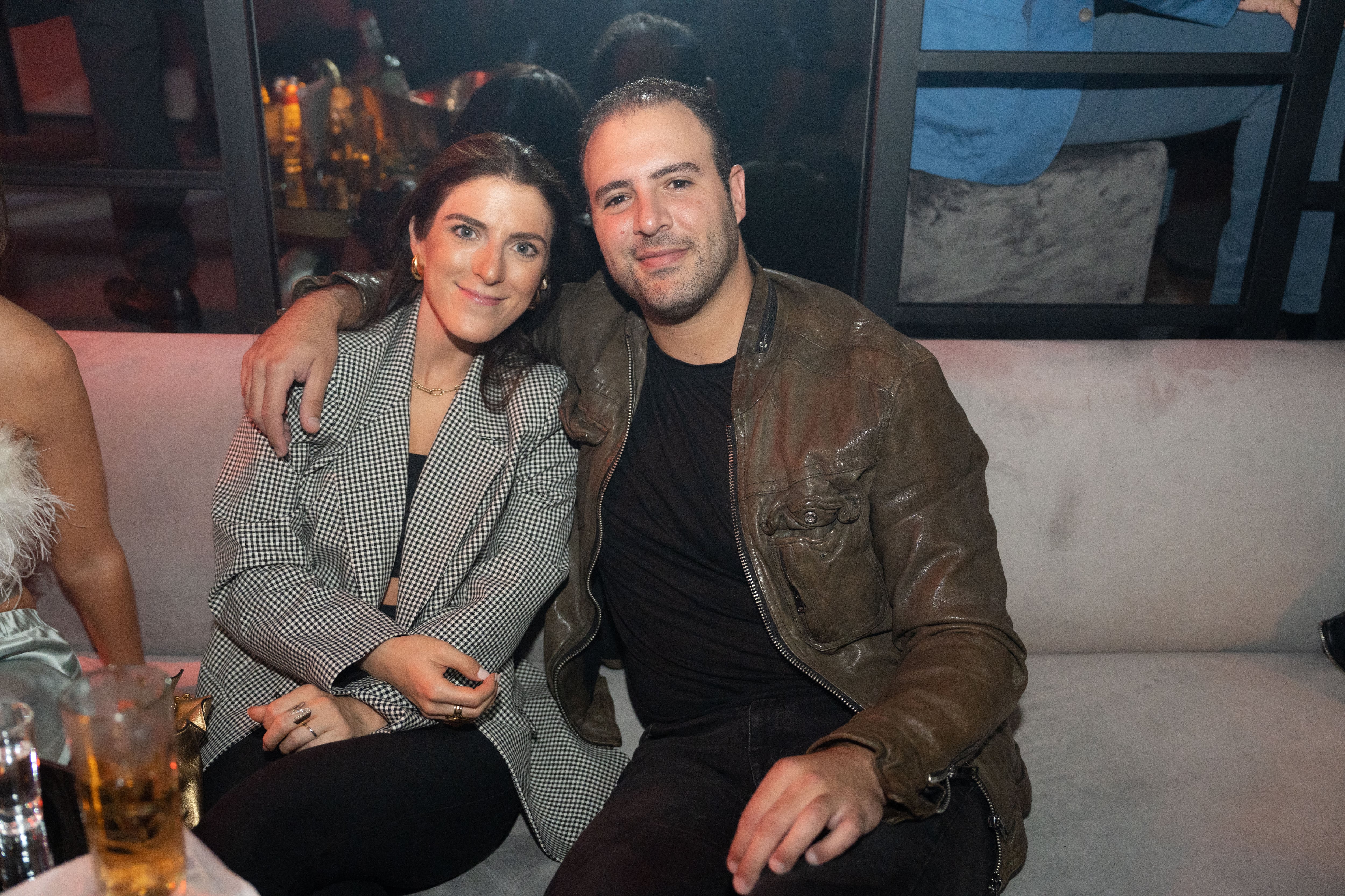 Michelle Sandler y Elías Mizrahi. (Foto: Héptor Arjona)