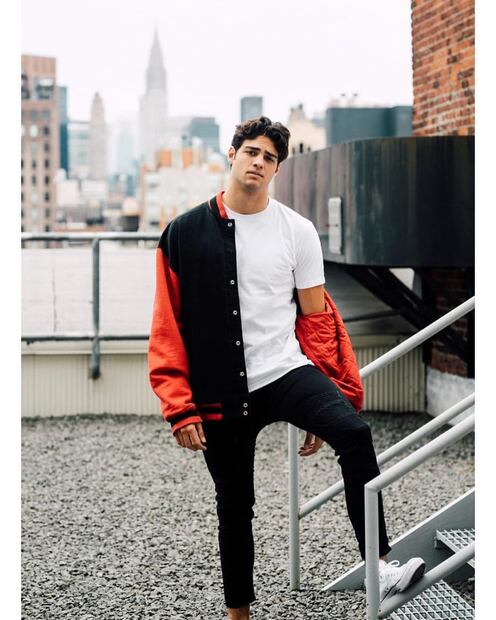 Este es el famoso con un crush por Selena Gomez