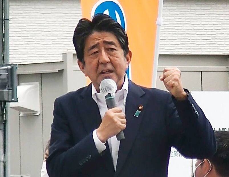 La reina Isabel II está en duelo por el asesinato de Shinzo Abe, ex primer ministro de Japón