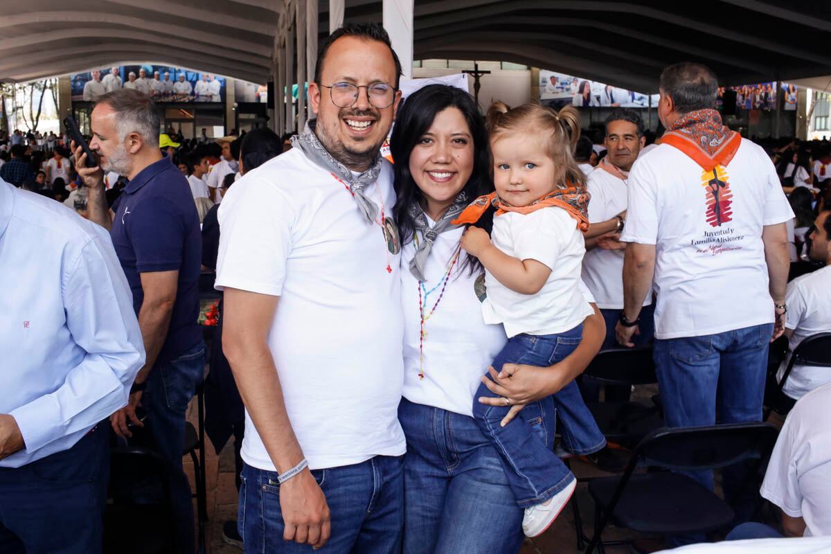 Sergio Calderón, Blanca García y María.  (Foto: Esteban Torreblanca)