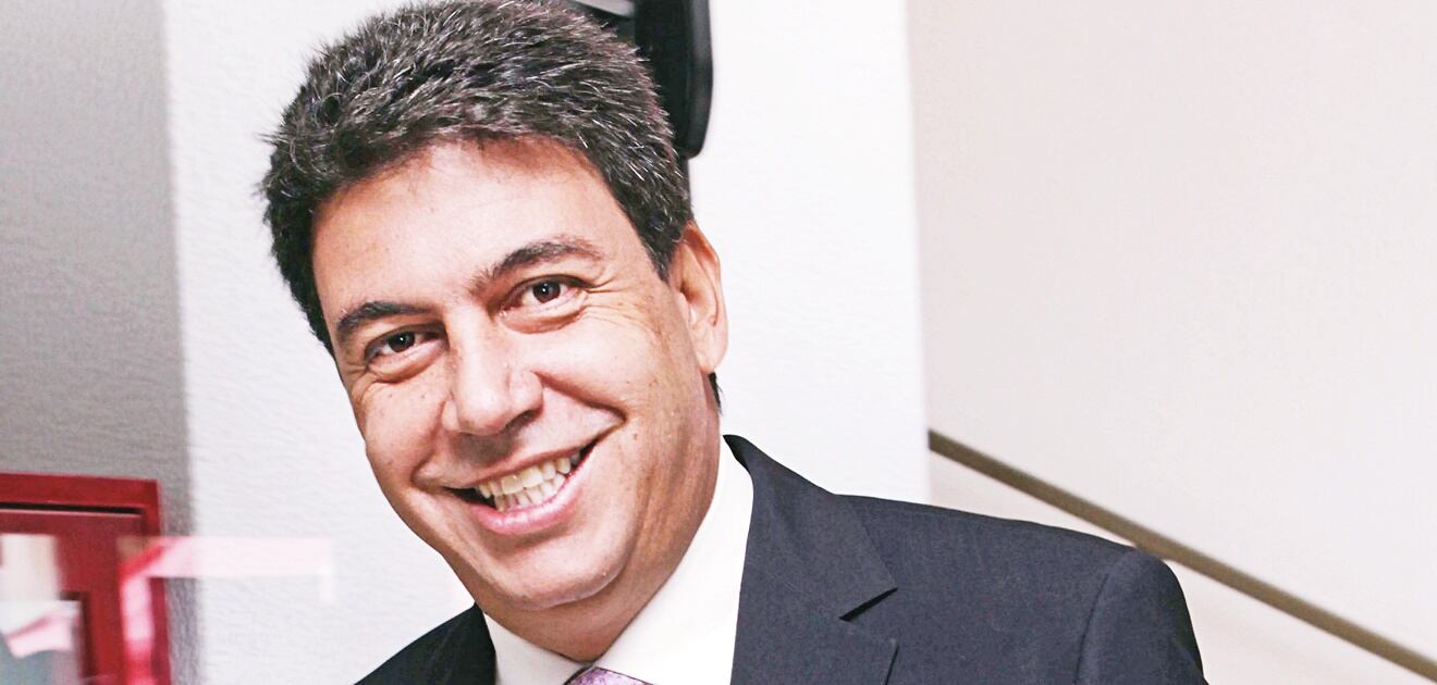 <p>Elías Ayub quiere contratar a Francisco Orihuela vendedor en Acapulco. <strong>(Fotos: Archivo El Universal, Twitter) &nbsp;</strong></p>
