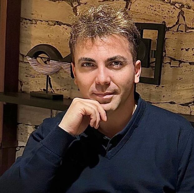 Instagram: @cristiancastro