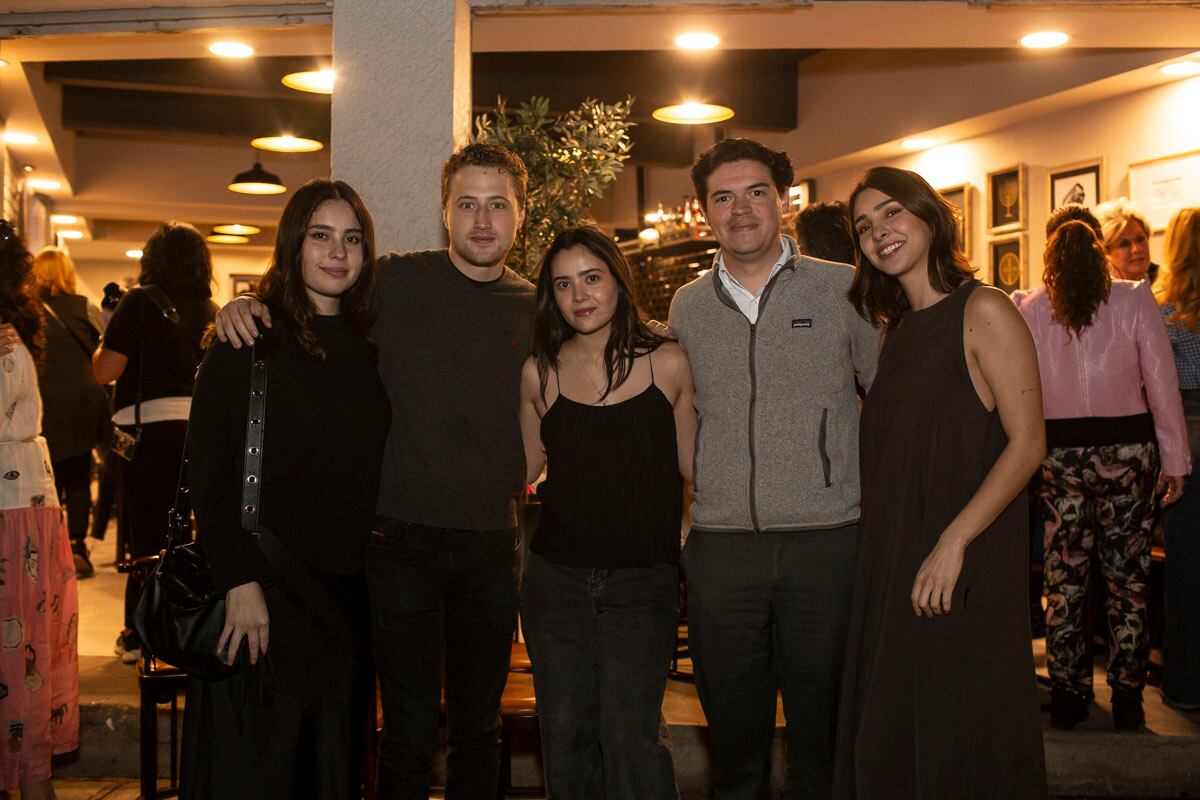 Alejandra Álvarez, Daniel Vargas, Regina Ventosa, Rohde y Paulina Álvarez. Foto: Esteban Torreblanca