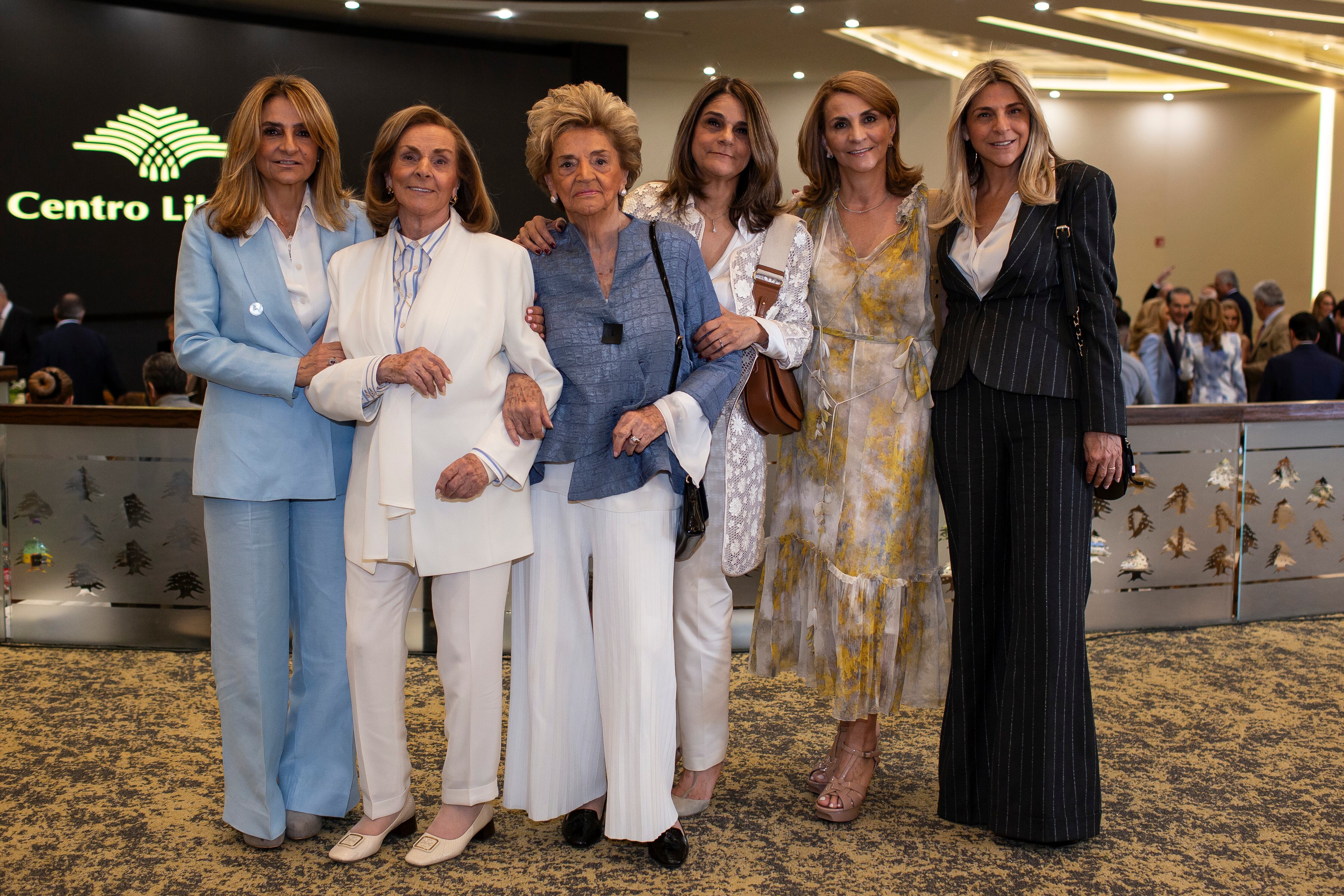 Marité, Julieta, Tere, Olivia, Juliette y María Azíz Checa. (Foto: Esteban Torreblanca)