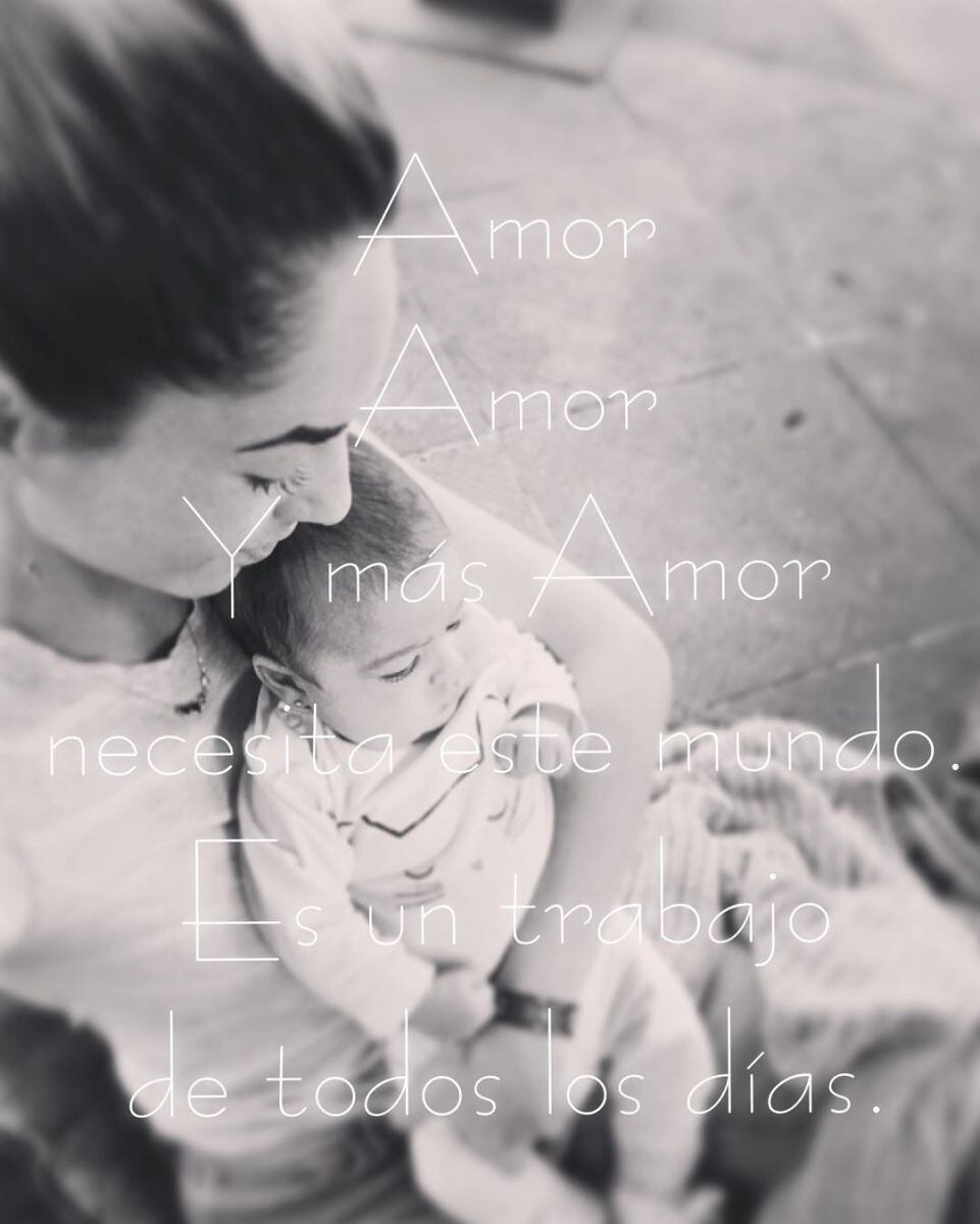 El tierno álbum de Bárbara Mori como abuela