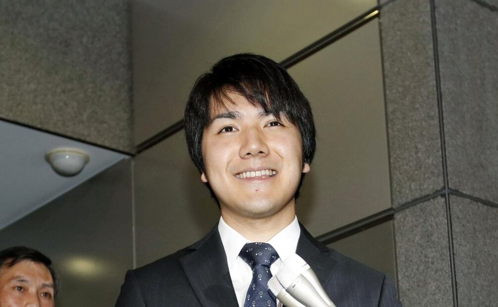 El novio de la princesa Mako de Japón se reunirá con sus suegros para explicar sus finanzas