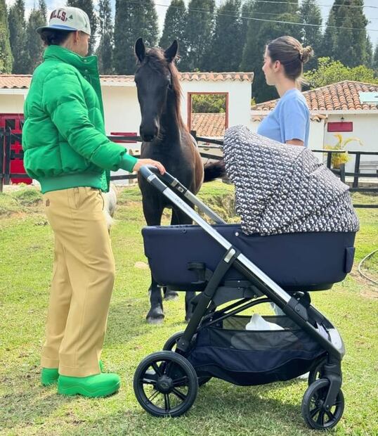 Maluma con Susana Gómez y su hija Paris / Instagram