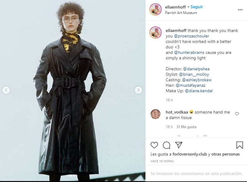 Ella Emhoff, hijastra de Kamala Harris, debuta como modelo en New York Fashion Week