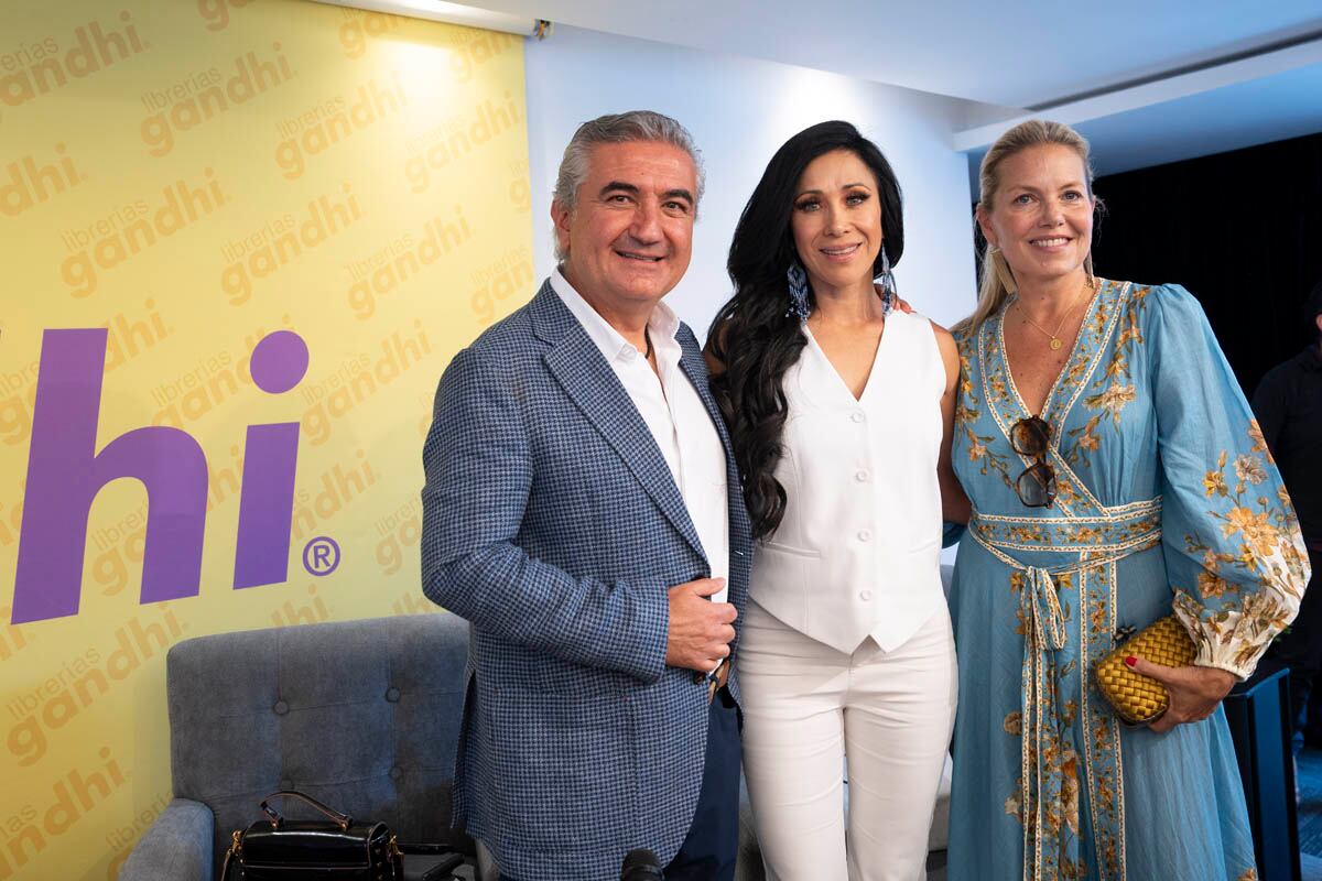 Carlos Ruiz Velasco, Mónica Noguera y Ale de Cima. (Foto: Héptor Arjona)