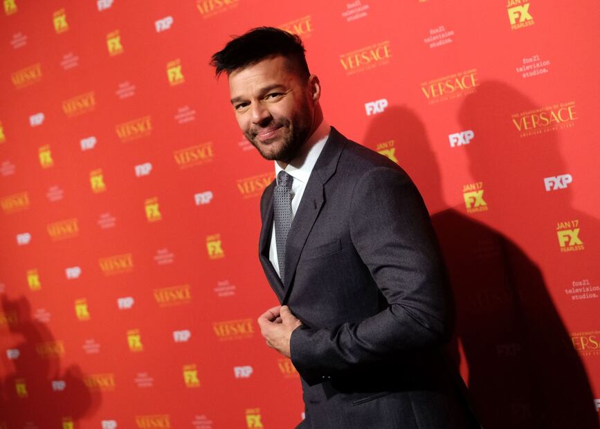 Ricky Martin graba video de su nuevo sencillo desde casa