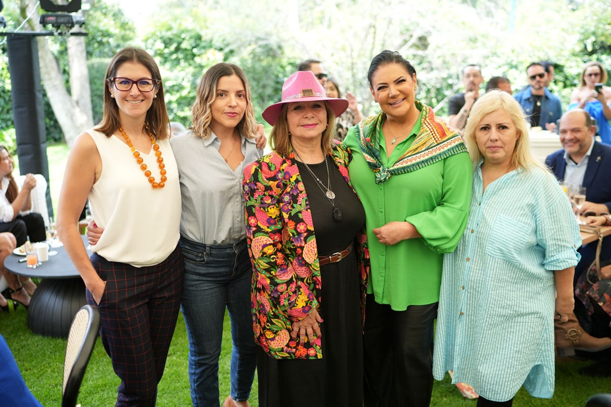 Abril Rodríguez, Ximena Breittmayer, Rosalba Ortiz, Alejandra Ávalos y Xóchitl. (Foto: Leonardo Gómez)