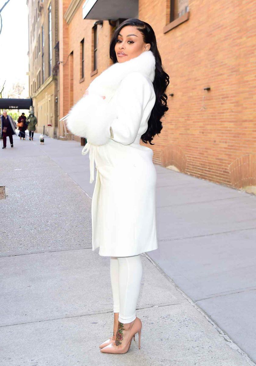 Blac Chyna presume su nueva imagen tras retirarse rellenos de silicón en cara y cuerpo