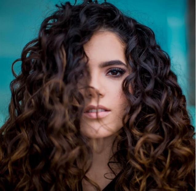 Camila Fernández, hija de Alejandro Fernández, se muda a Europa