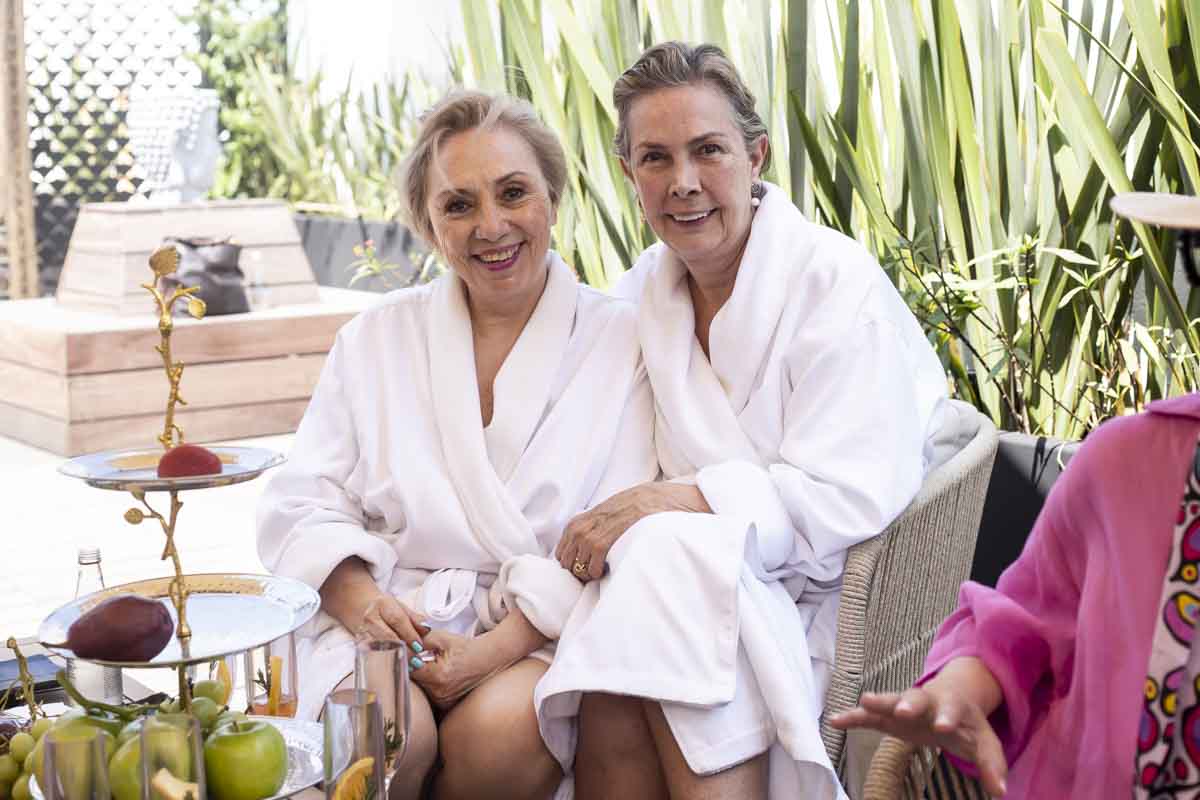 Dora María Cabrera y Verónica McGregor. (Foto: Esteban Torreblanca)