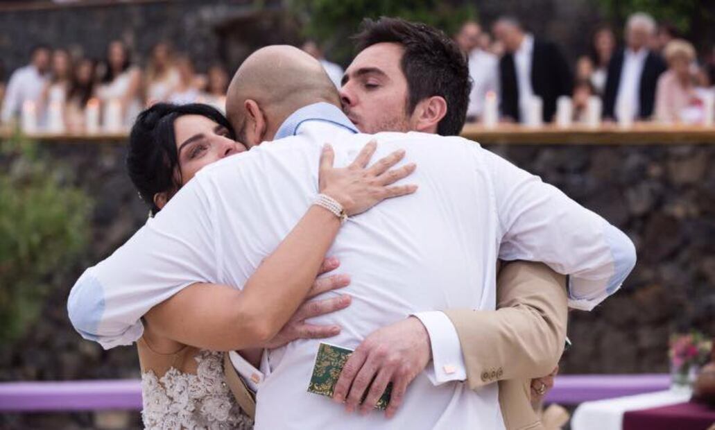 Las emotivas fotos de la boda de Aislinn Derbez y Mauricio Ochmann