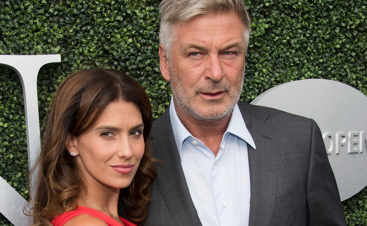 Quién era Halyna Hutchins, la fotógrafa que mató accidentalmente Alec Baldwin