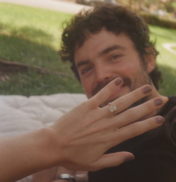 Stella Banderas y Alex Gruszynski se comprometieron en 2024 / Foto: Instagram